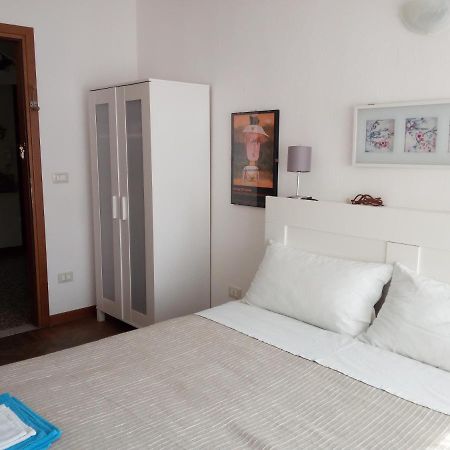 B & B Livia Oliva Lido di Venezia ภายนอก รูปภาพ