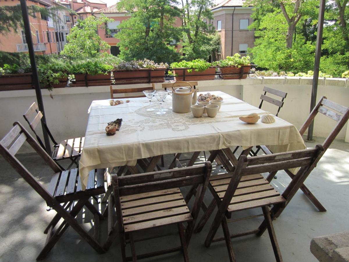 B & B Livia Oliva Lido di Venezia ภายนอก รูปภาพ