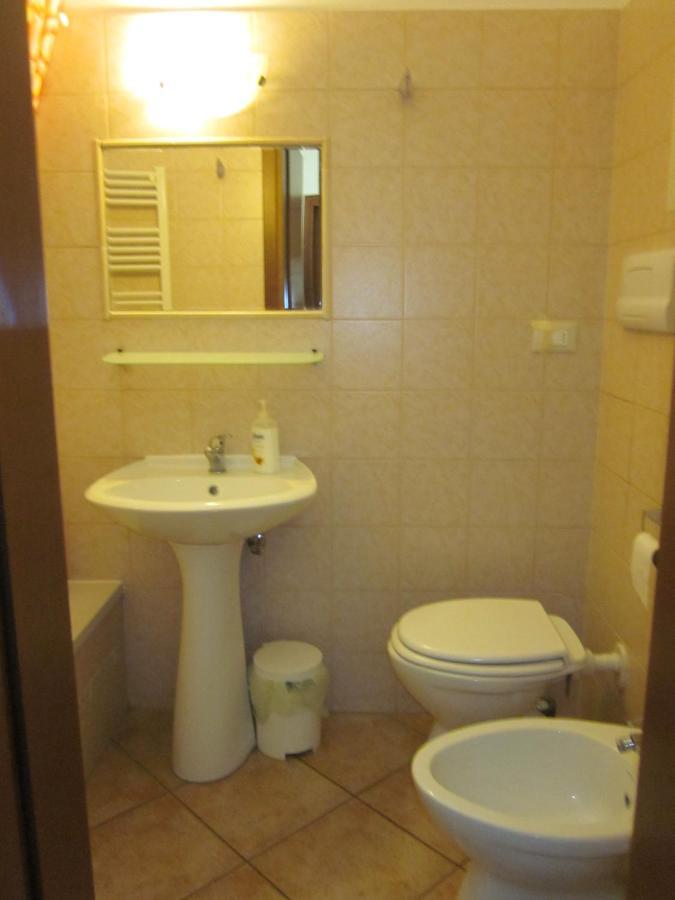 B & B Livia Oliva Lido di Venezia ภายนอก รูปภาพ